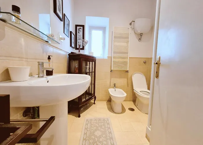 Apartament Elegante Con Terrazzino A San Lorenzo Rzym